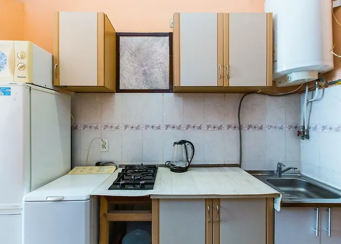 подобово на вул куліша 20 біля форуму в самому центрі * Lvov