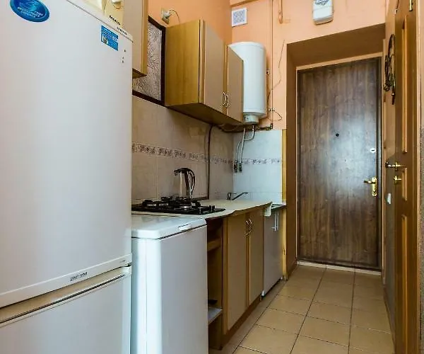 подобово на вул куліша 20 біля форуму в самому центрі