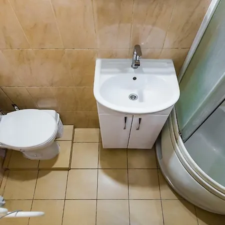 подобово на вул куліша 20 біля форуму в самому центрі Apartment *