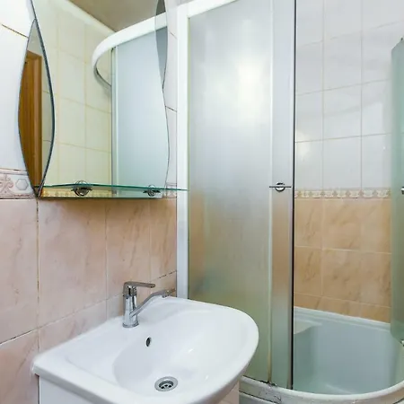 подобово на вул куліша 20 біля форуму в самому центрі Apartment Lviv