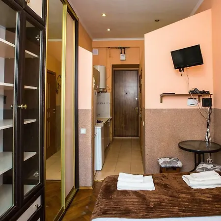 Apartment подобово на вул куліша 20 біля форуму в самому центрі