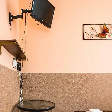 подобово на вул куліша 20 біля форуму в самому центрі * Leopoli