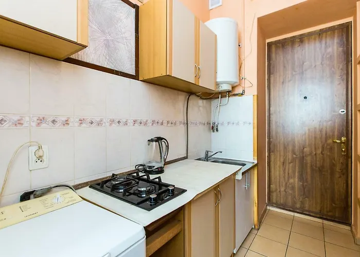 подобово на вул куліша 20 біля форуму в самому центрі * Lviv