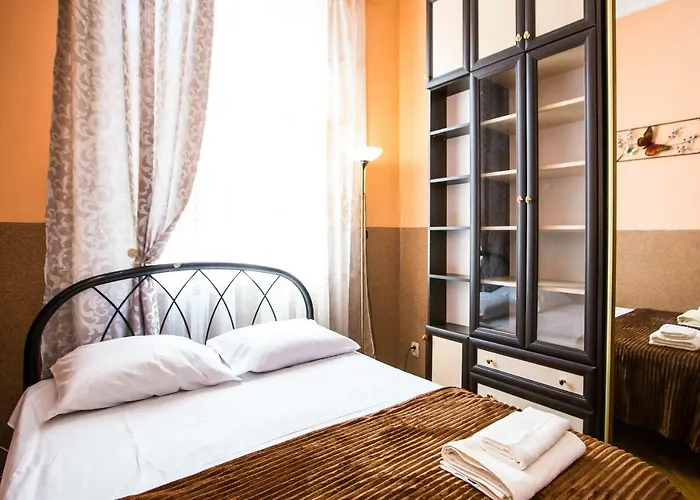 подобово на вул куліша 20 біля форуму в самому центрі Lviv