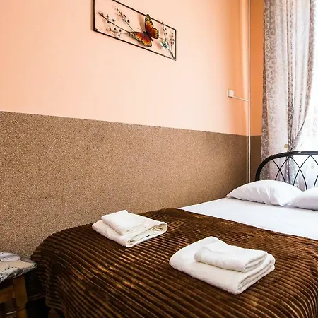подобово на вул куліша 20 біля форуму в самому центрі Apartment *