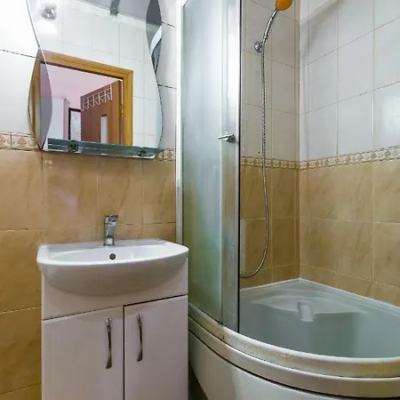 Apartment подобово на вул куліша 20 біля форуму в самому центрі Lviv