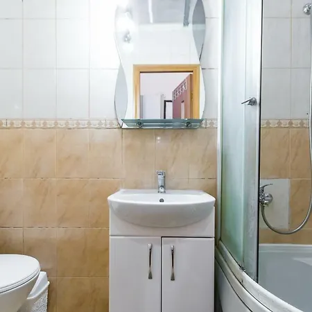 Apartment подобово на вул куліша 20 біля форуму в самому центрі Lviv
