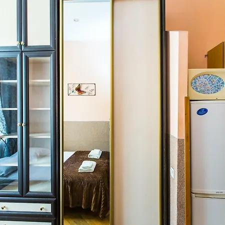 Apartment подобово на вул куліша 20 біля форуму в самому центрі